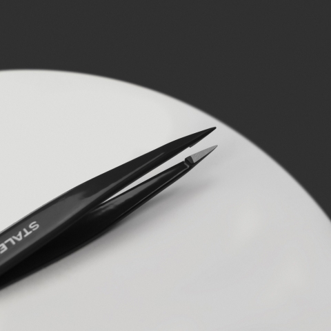 ТЕ-11/5 В EXPERT Пинцет для бровей черный точечный