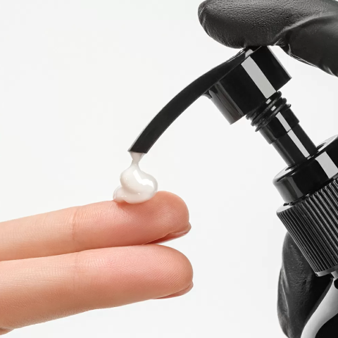 9935 RuNail Крем-финиш для рук с мочевиной 10%, 200 мл.